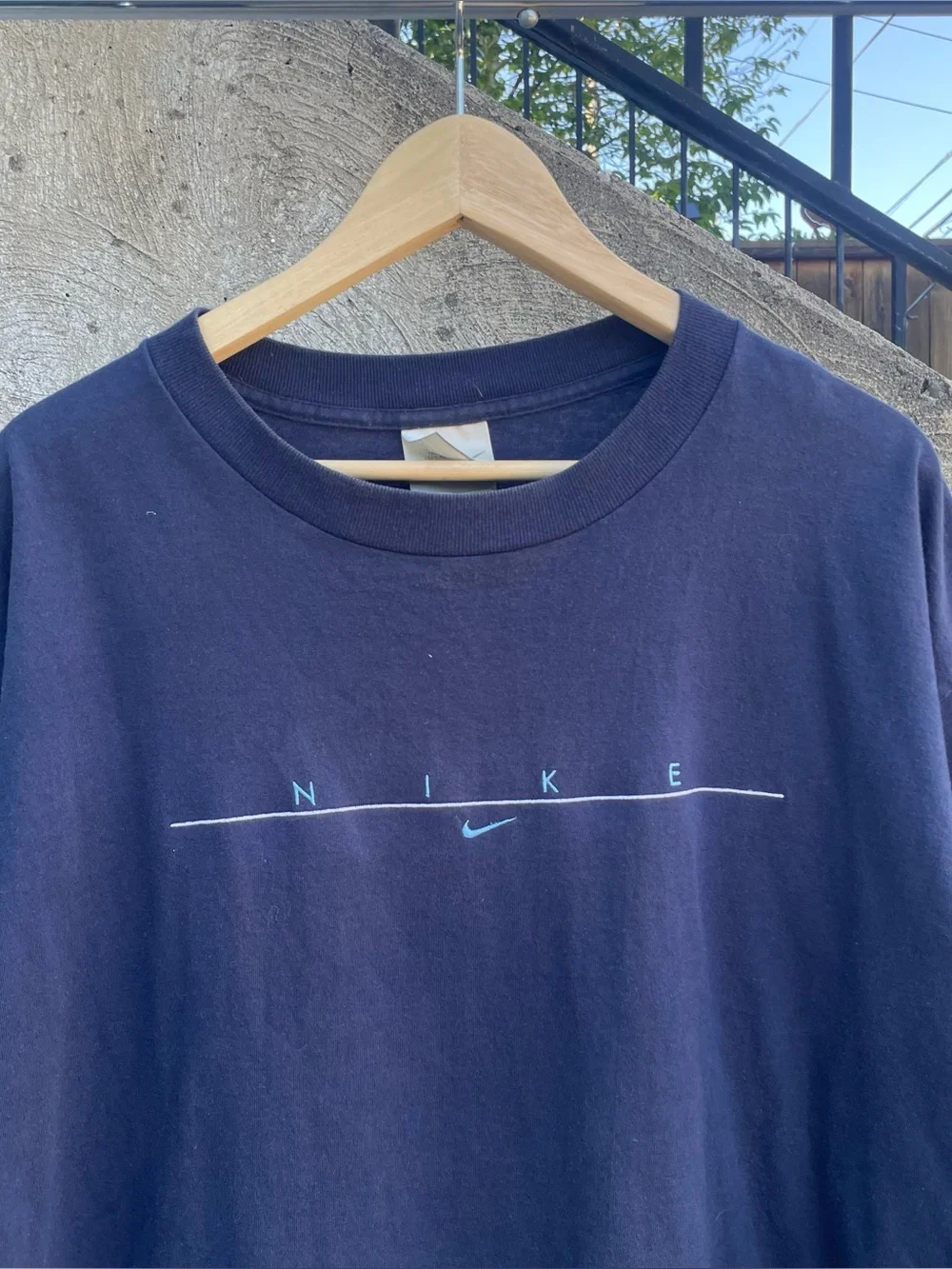 Y2k navy blue Nike spellout center swoosh logo t shirt XL